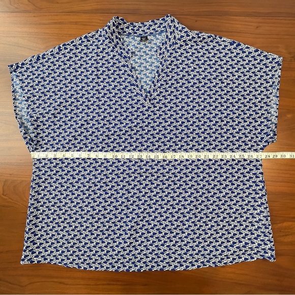 SHEIN Curve Blue & White Geometric Print Blouse – Size 4XL - Picture 7 of 10
